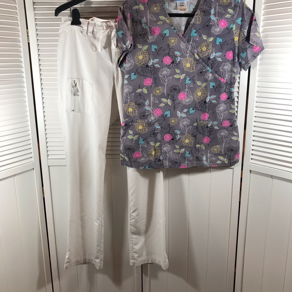 Scrub Set - Picture 2 of 7